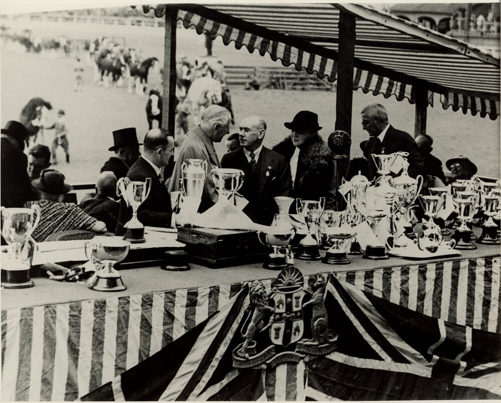 American Poll Shorthorn Trophy Presentation Royal Easter Show, 1939