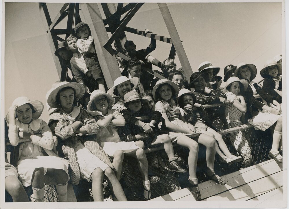 Show Crowds, c.1945