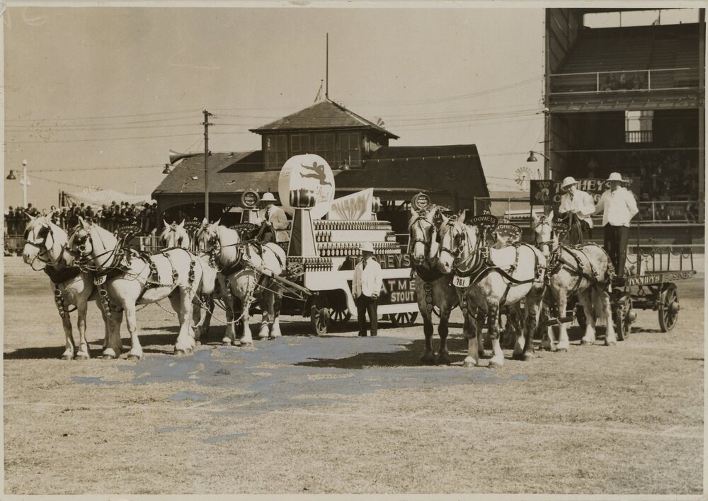 Horse Lorry or Waggon Turnouts, 1941