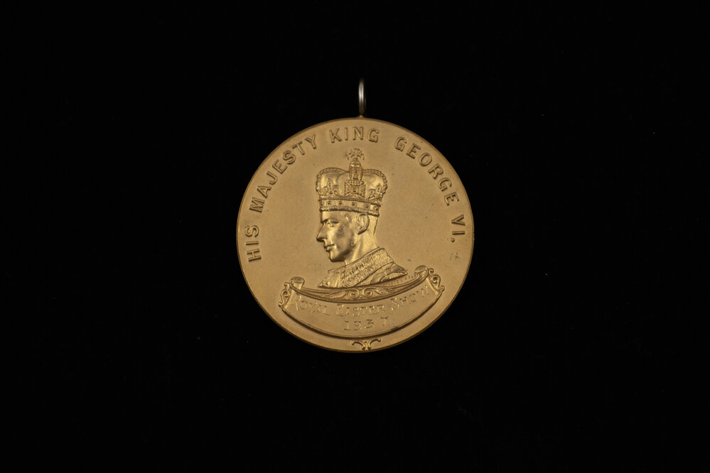 Medallion Awarded to Navua Ltd for Cattle, 1937